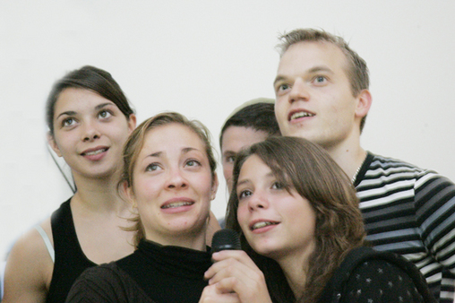 18 octobre 2008 , de la voix, de la bonne humeur au Karaoké 2008 18 octobre 2008 , de la voix, de la bonne humeur au Karaoké 2008