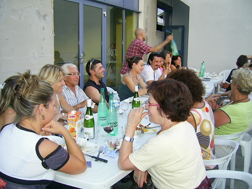 SYMPATHIQUE SOIREE AUTOUR D'UN BARBECUE! SYMPATHIQUE SOIREE AUTOUR D'UN BARBECUE!